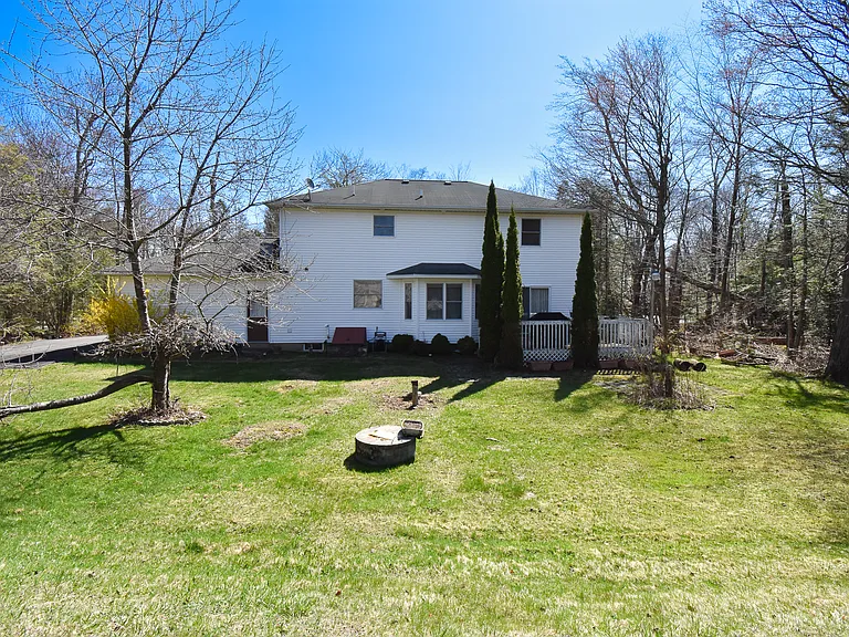 2570 Country Club Dr — Photo 8