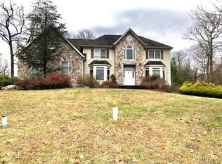 14 Lea Ct, Pomona, NY 10970