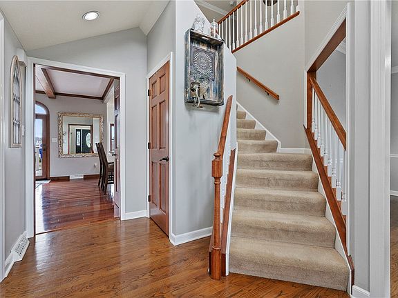 3rd image of 137 Pearce Rd