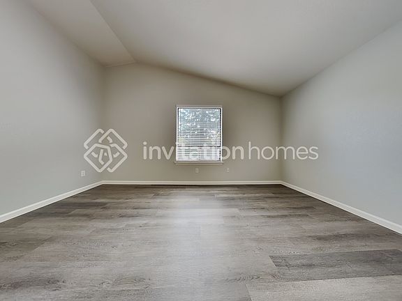 4th image of 1301 Hyak Ct NE