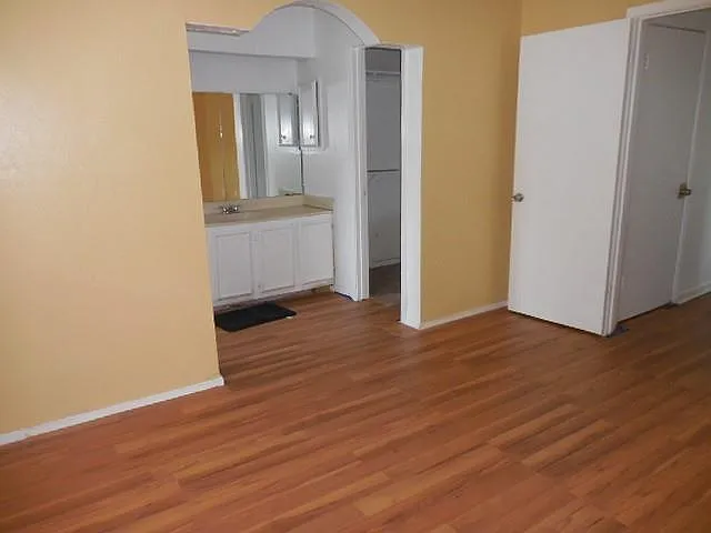 4 bed, 2.0 bath, 1419 sqft, $1,850 — Photo 4