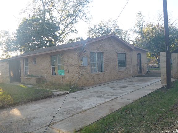 3rd image of 1115 PLUM ST