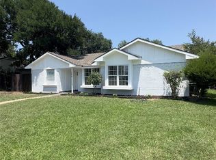 944 Carom Way, Dallas, TX