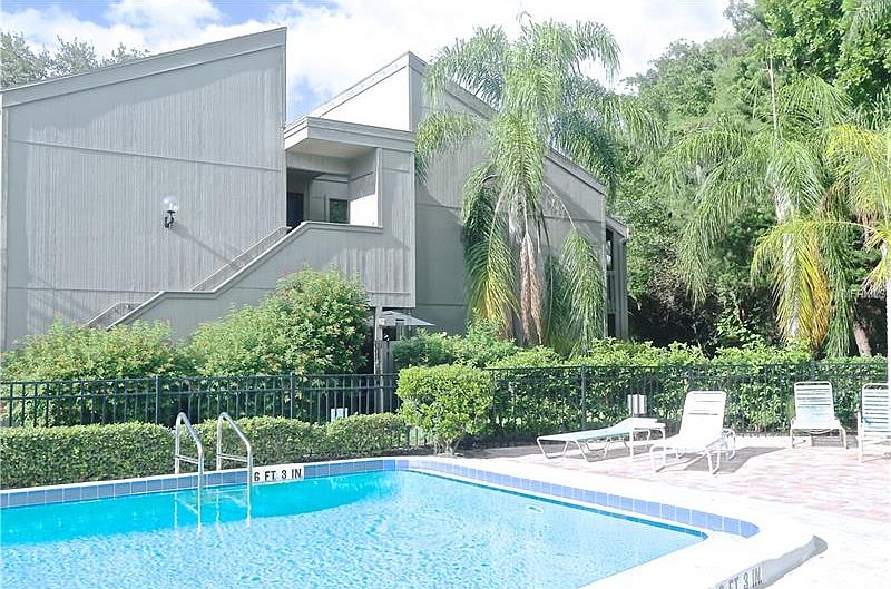1st image of 225 Woodland Dr #225