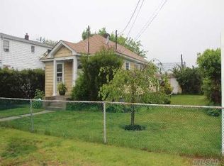 110 Genesee St, Bellmore, NY 11710