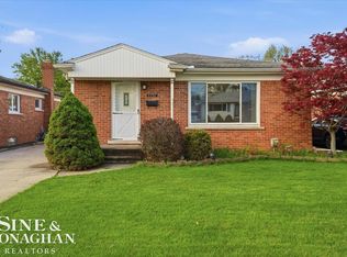 21232 Ardmore Park Dr, Saint Clair Shores, MI 48081