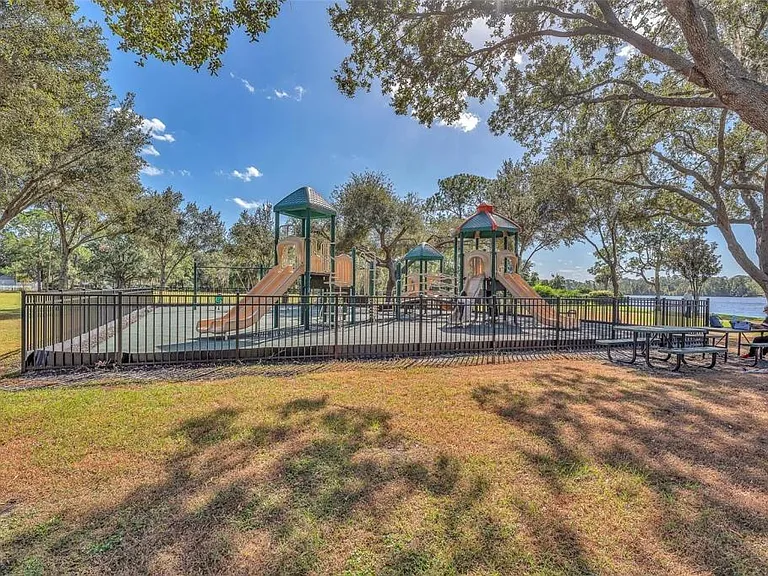 1702 Horseshoe Dr — Photo 38
