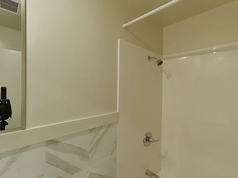 2437 Piedmont Ave — Photo 23