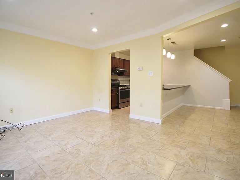 10148 Reprise Dr — Photo 2