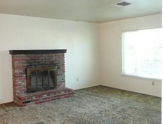 3rd image of 1908 N Burl Dr