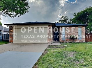 912 Fenway Ln, Saginaw, TX 76179