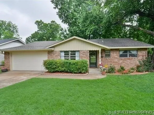 5547 S Lewis Pl, Tulsa, OK 74105