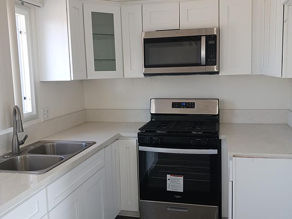 2nd image of 1736 Marine Ave APT 2