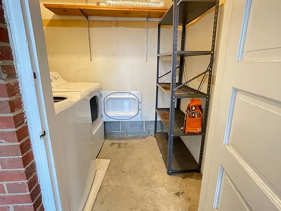5th image of 423 Melody Ln Unit B