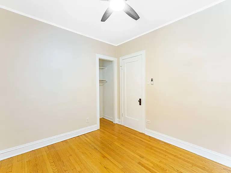 2125 Wesley Ave — Photo 9