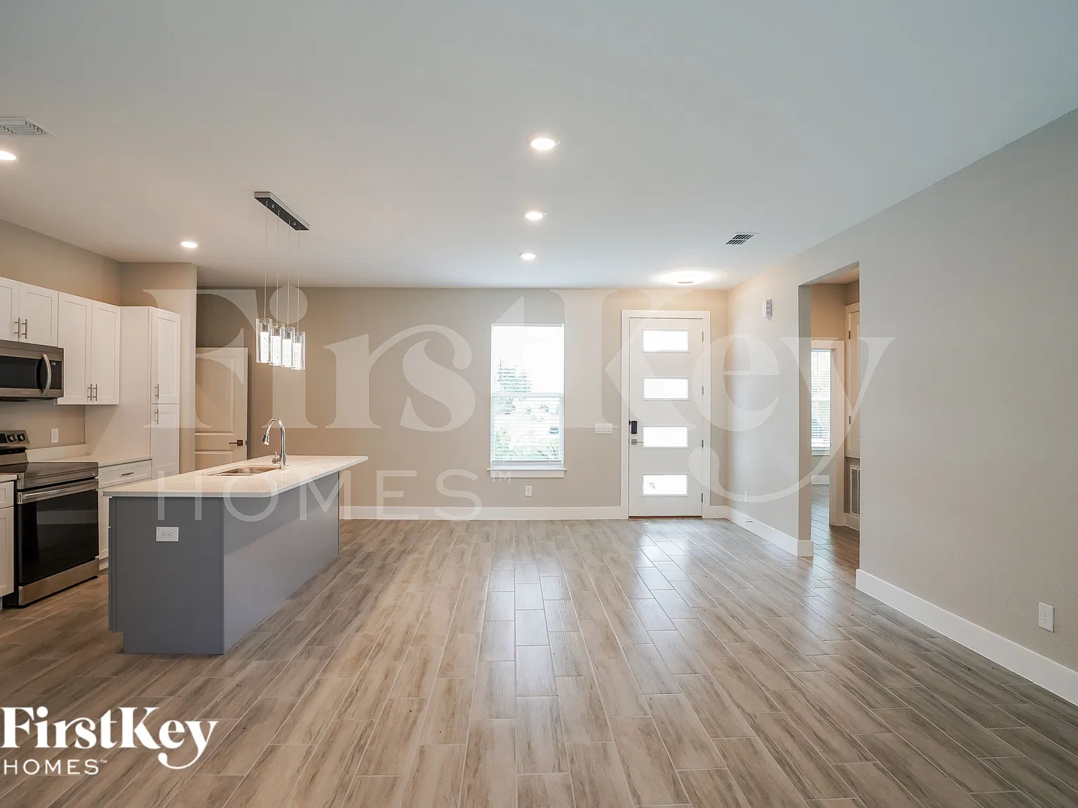 4 bed, 2.0 bath, 1670 sqft, $2,145 — Photo 3
