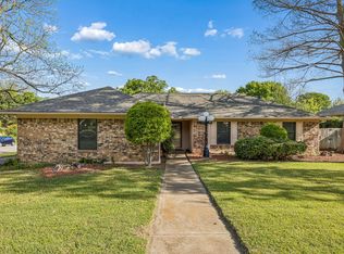 806 Glenn Dr, Euless, TX 76039