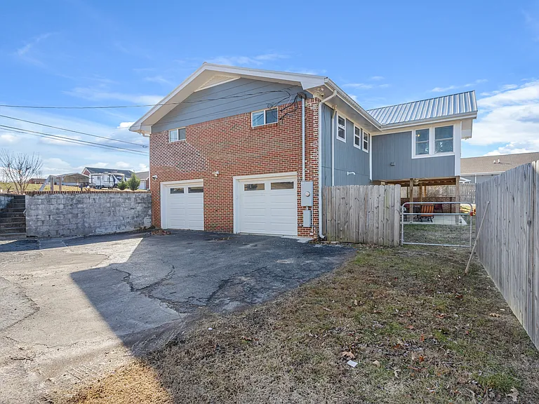 2419 Jenkins Rd — Photo 27