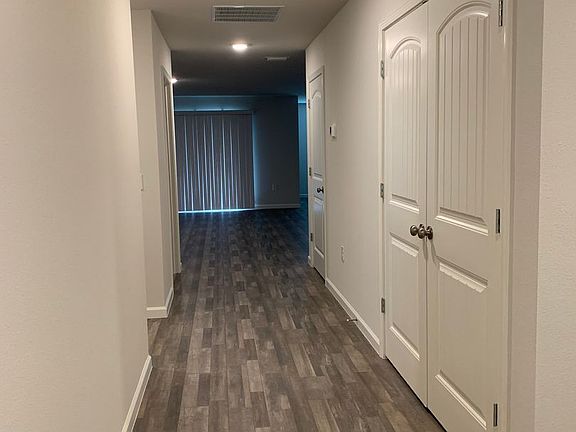3rd image of 404 SW Jewel Lake Dr