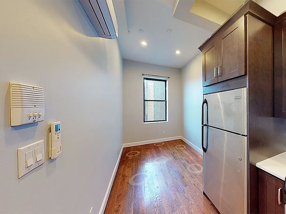 5th image of 270 W 139th St APT 6