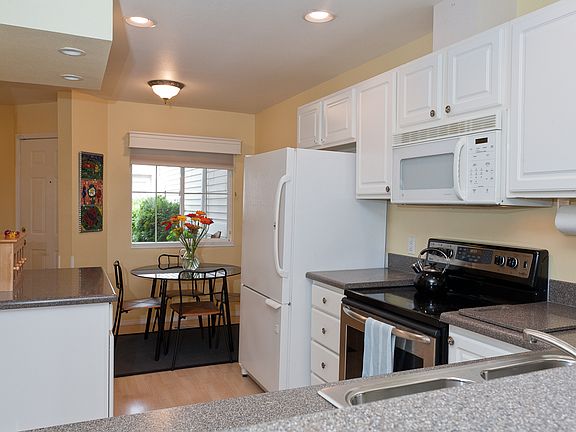 Kitchen with eat in dining space