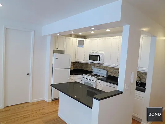 Rented by Bond New York | media 22
