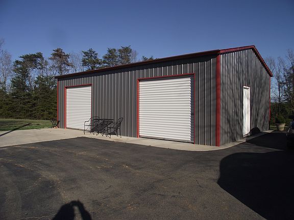 2nd image of 920 Sunshine Acres