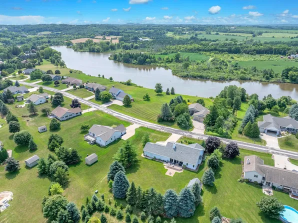 N3033 River Ridge ROAD, Waldo, WI 53093