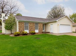 1015 Pleasant Dr, Parkersburg, IA 50665