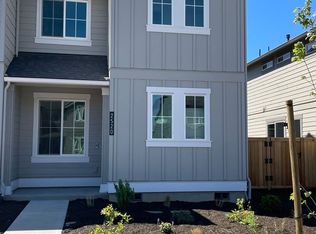 2550 NW Spruce Cone Ln, Redmond, OR 97756