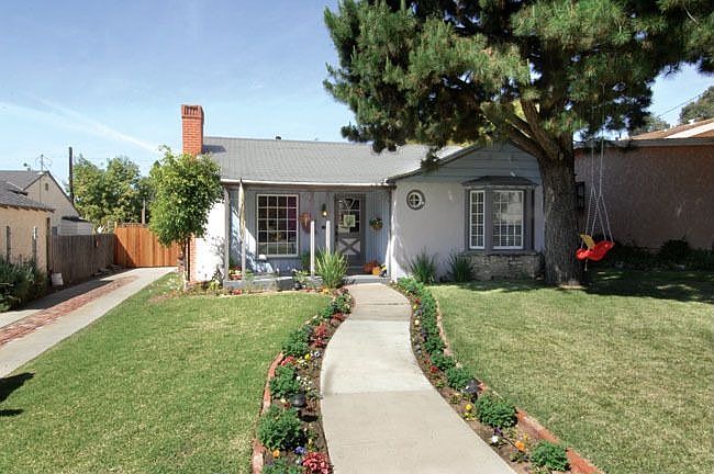 1st image of 2797 Glen Ave