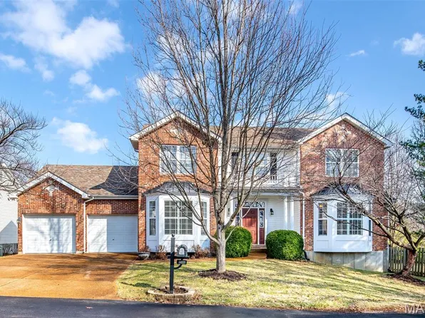 8822 Lynn Ln, Saint Louis, MO 63127