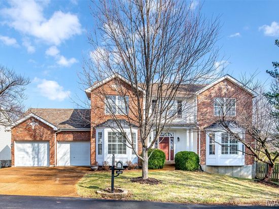 8822 Lynn Ln, Saint Louis, MO 63127