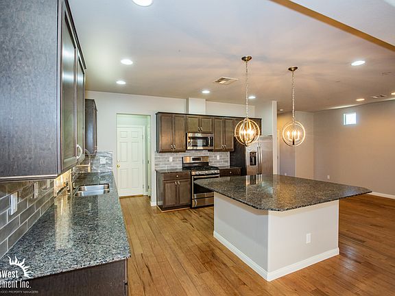 4th image of 8529 Fox Brook St