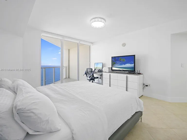 16699 Collins Ave #3306 — Photo 12