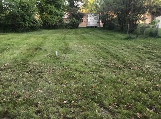 12484 N Elnora Dr, Syracuse, IN 46567