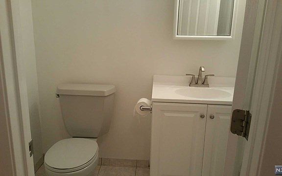 4th image of 16 Hillcrest Ave