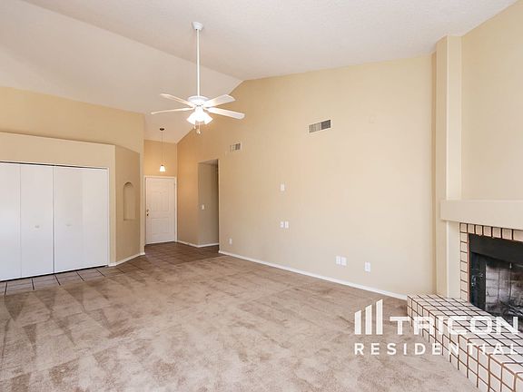 3rd image of 1519 E Sequoia Dr