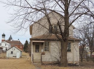 120 6th St SW, Chisholm, MN 55719