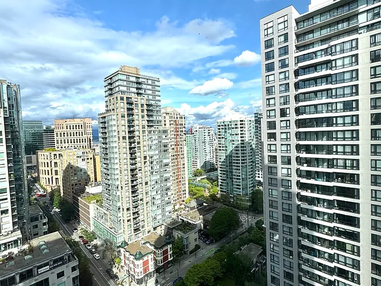 939 Homer St #26 — Photo 6