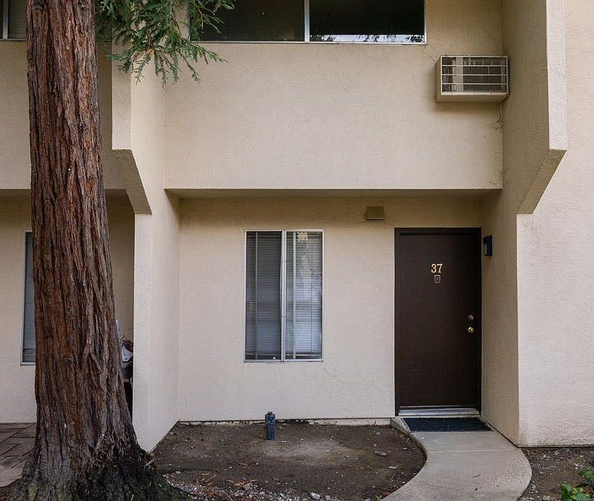 1st image of 975 Murrieta Blvd