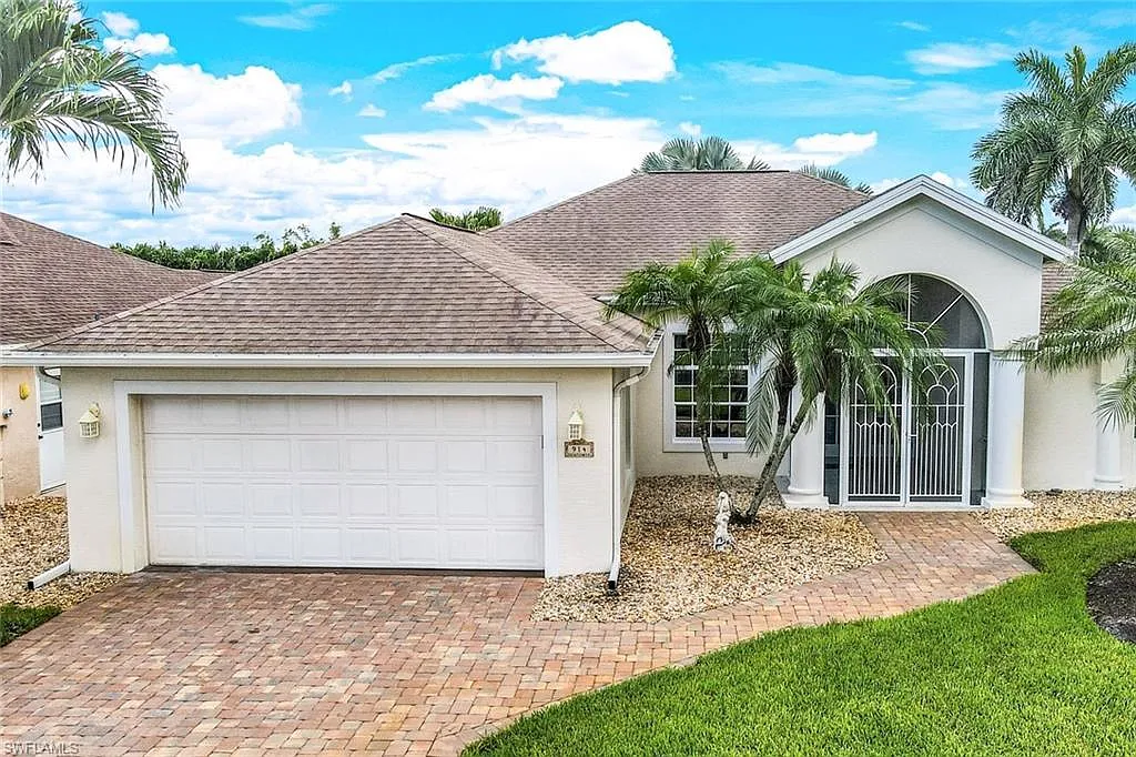 3 bed, 2.0 bath, 1715 sqft, $15,000 — Photo 3