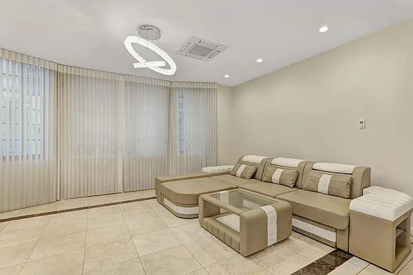 Rented by Douglas Elliman | media 28