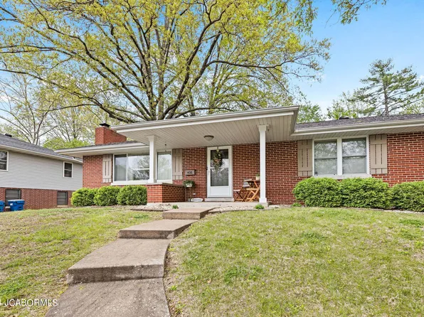 408 Castle Dr, Jefferson City, MO 65109