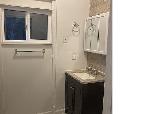 5th image of 2918 Glenway Ave