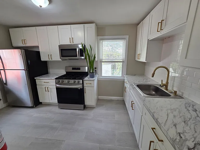 14 Union Pl #2 — Photo 1