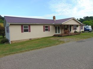 741 Middle Frk, Reedy, WV 25270
