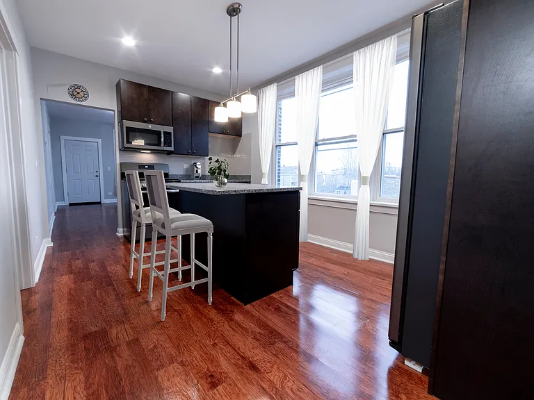 3429 S Union Ave #3R — Photo 4