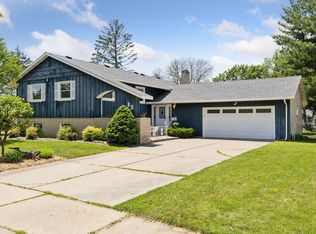 83 Morningside Dr, Saint Paul, MN 55119