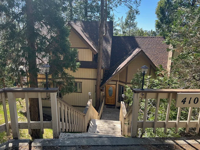 410 Rainer Rd — Photo 2